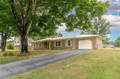 218 Yorktown Rd, Kernersville, NC 27284