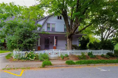 1010 Mcgee St W, Greensboro, NC 27403