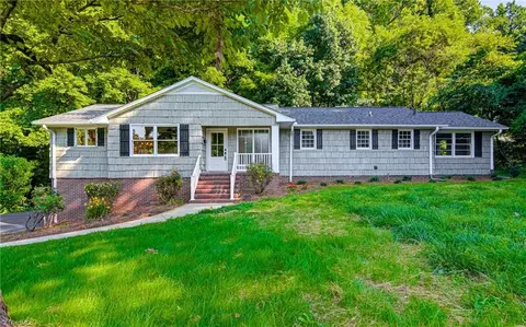 829 Yorkshire Rd, Winston Salem, NC 27106