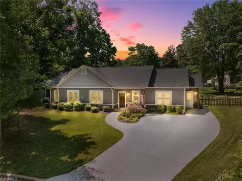2005 Stratford Pl, Reidsville, NC 27320