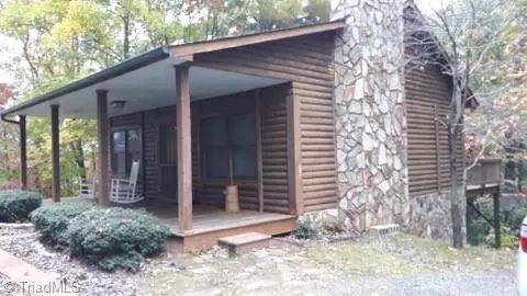 345 Chalk Dust Trl, Purlear, NC 28665