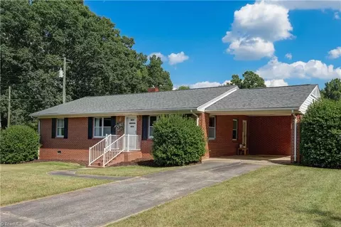 2201 Woodland Dr, Reidsville, NC 27320