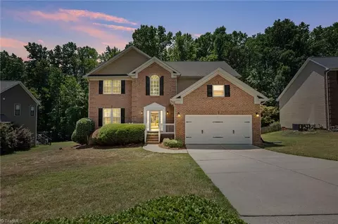 3316 Dairy Point Dr, High Point, NC 27265
