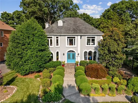 5312 Fairburn Dr, Winston Salem, NC 27101