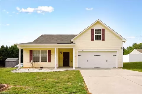 155 Konnoak Village Cir, Winston Salem, NC 27127