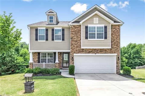 1792 Pinnacle Oaks Dr, Rural Hall, NC 27045