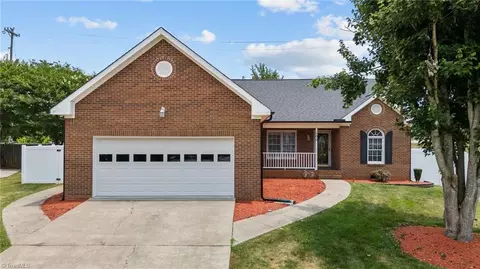 100 Stonburg Rd, Clemmons, NC 27012