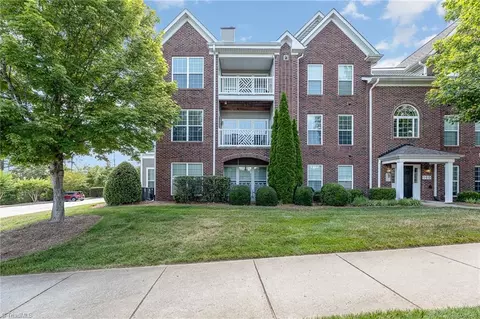 160 Shallowford Reserve Dr #201, Lewisville, NC 27023