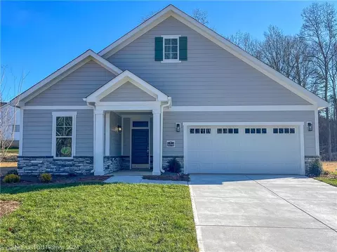 5246 Sunny Brook Ct, Clemmons, NC 27012