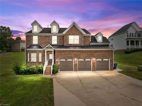 7606 Stoneykirk Dr, Greensboro, NC 27409