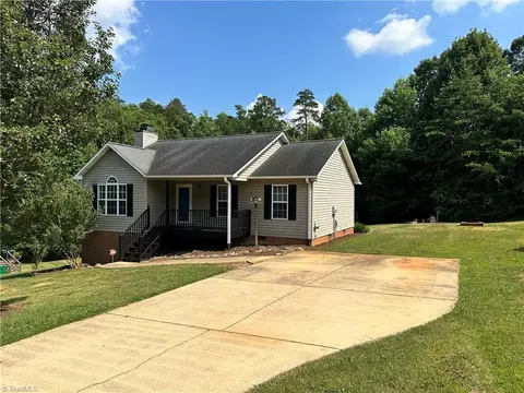 112 Conifer Ct, King, NC 27021