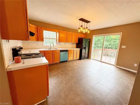 112 Conifer Ct, King, NC 27021 photo 11