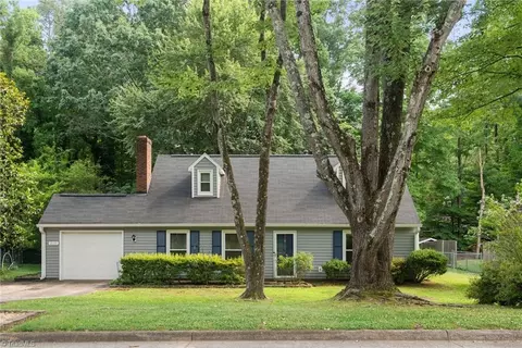 2009 Fawnbrook Dr, Greensboro, NC 27455