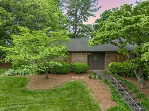 128 Breckindale Cir, Winston Salem, NC 27104