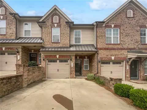 1025 Richmond Park Dr, Winston Salem, NC 27103