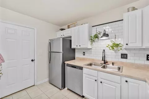 Kitchen - 1306 Crosswinds Dr, High Point, NC 27265 photo 2 of 3