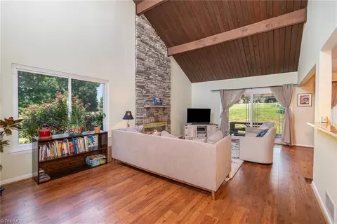 Living - 137 Golfview Dr, Bermuda Run, NC 27006 photo 1 of 1