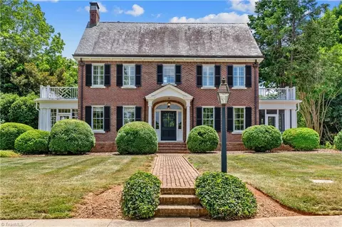 203 Wentworth Dr, Greensboro, NC 27408