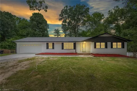 911 Kelton Pl, High Point, NC 27265