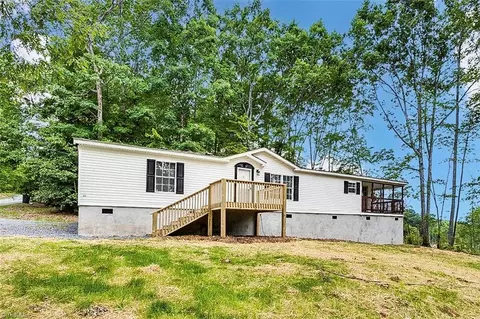 2894 Lions Rest Rd, Asheboro, NC 27205