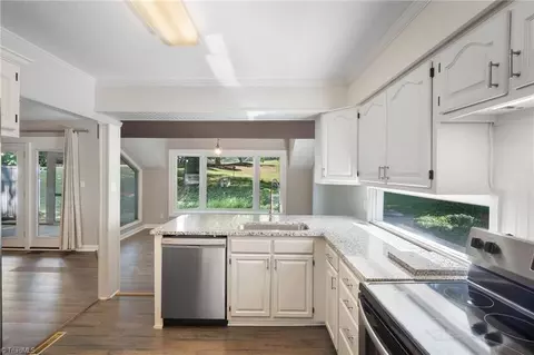143 Golfview Dr, Advance, NC 27006 photo 4
