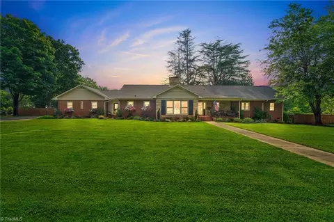 833 Henkel Rd, Statesville, NC 28677