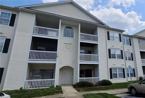 2304 Mcconnell Dr, Kernersville, NC 27284