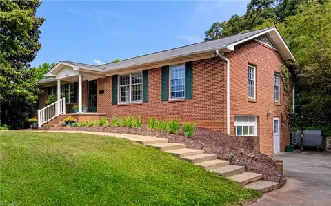 4125 Alonzo Dr, Winston Salem, NC 27104