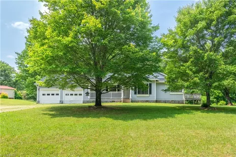 1045 Saura Woods Ln, Germanton, NC 27019