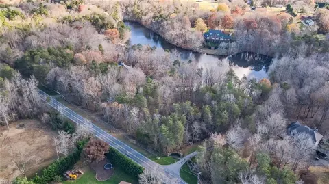 7202 Strawberry Rd, Summerfield, NC 27358