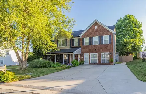 105 Creeks Edge Ct, Clemmons, NC 27012