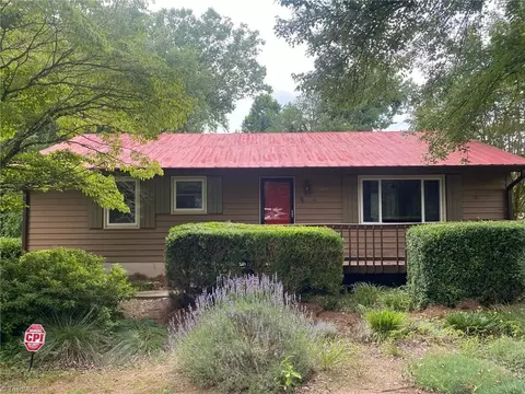 3615 Northfield Pl, High Point, NC 27262