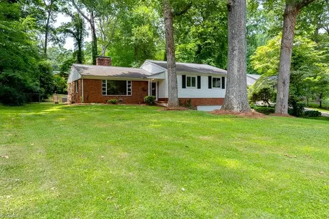 1038 Huntingdon Rd, Winston Salem, NC 27104