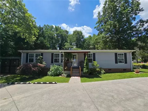 4839 Loff St, Jonesville, NC 28642