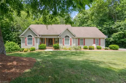 125 Montclair Dr, Advance, NC 27006