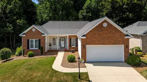 174 Stadium Oaks Dr, Clemmons, NC 27012