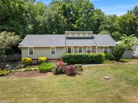 5140 Cobblestone Rd, Winston Salem, NC 27106