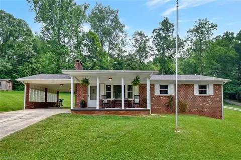 9700 Sparta Rd, Mcgrady, NC 28649