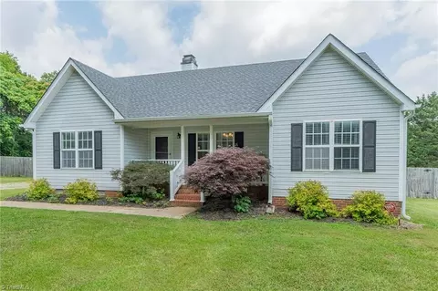 7112 Windbreak Rd, Mcleansville, NC 27301
