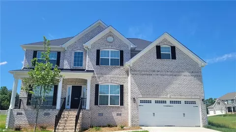1095 Hollow Creek Ln #11, Kernersville, NC 27284