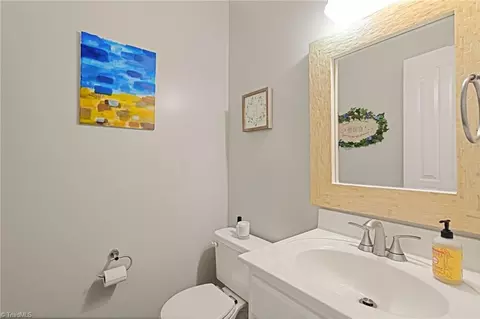3913 Deerfield St, High Point, NC 27265 photo 8