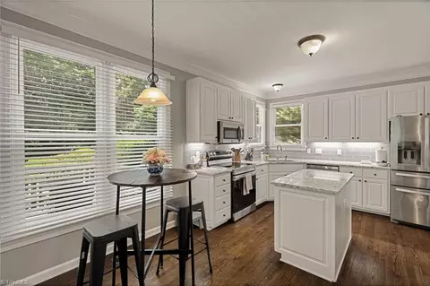 3913 Deerfield St, High Point, NC 27265 photo 9