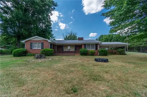 1129 Main St, Walnut Cove, NC 27052