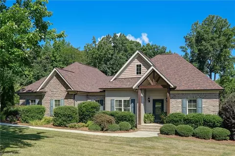3021 Oak Ridge Rd, Summerfield, NC 27358