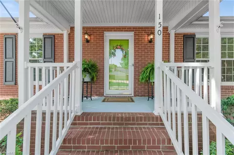 150 Nottidge Ct, Clemmons, NC 27012