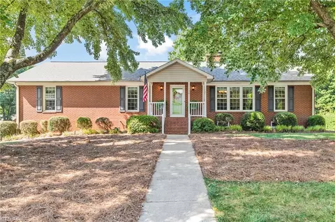 150 Nottidge Ct, Clemmons, NC 27012 photo 2
