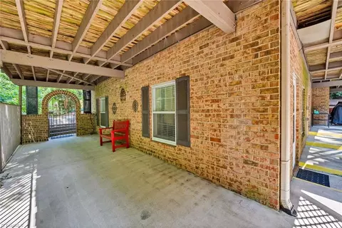 Exterior - 978 Nottingham Rd, High Point, NC 27262 photo 4 of 12