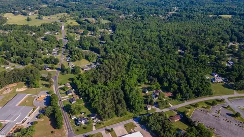 327 High Meadows Rd, Thomasville, NC 27360 photo 5