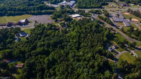 327 High Meadows Rd, Thomasville, NC 27360 photo 13