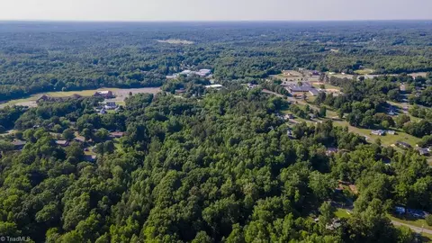 327 High Meadows Rd, Thomasville, NC 27360 photo 12